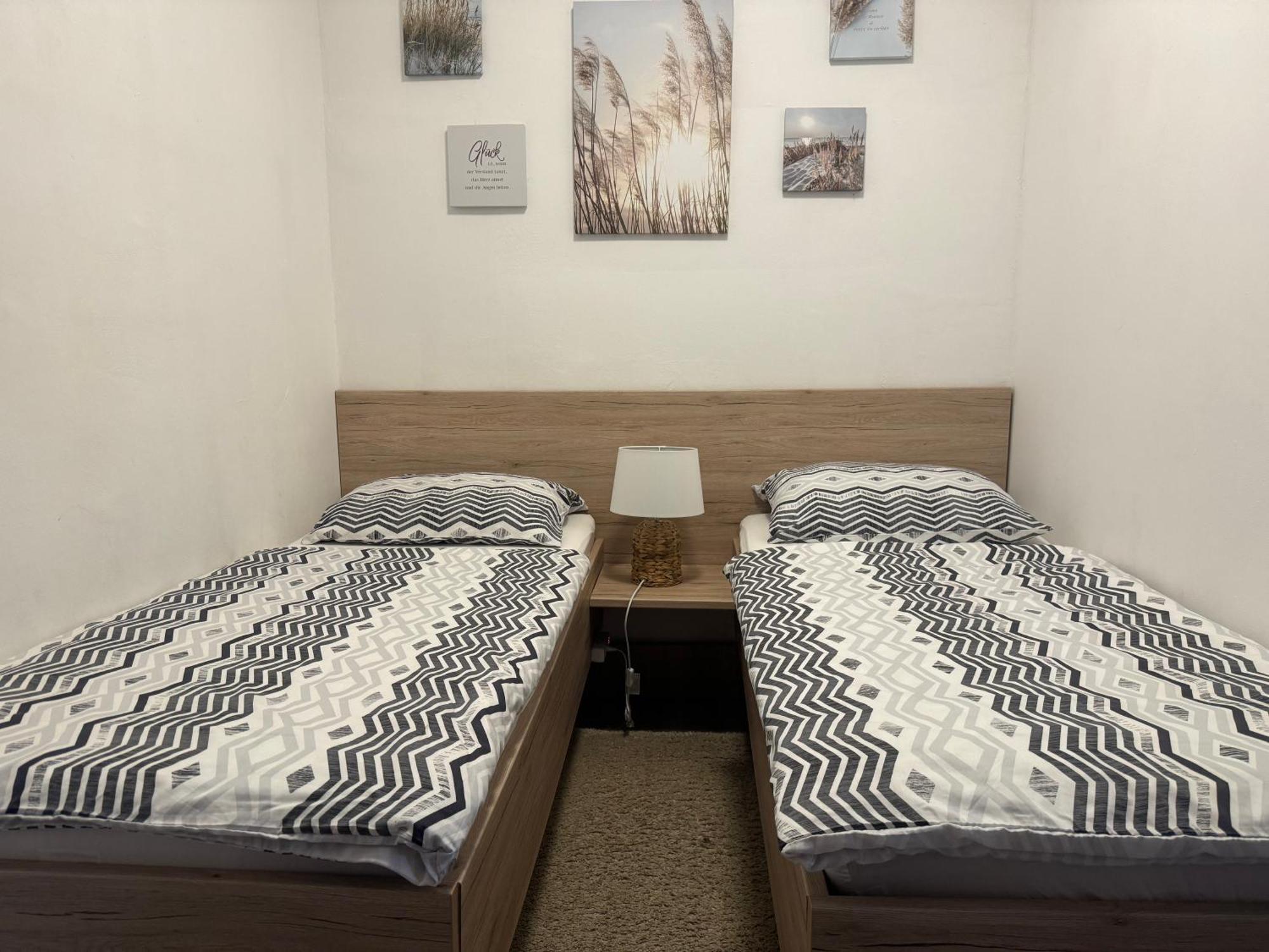 Apartments Zupan Šenčur エクステリア 写真