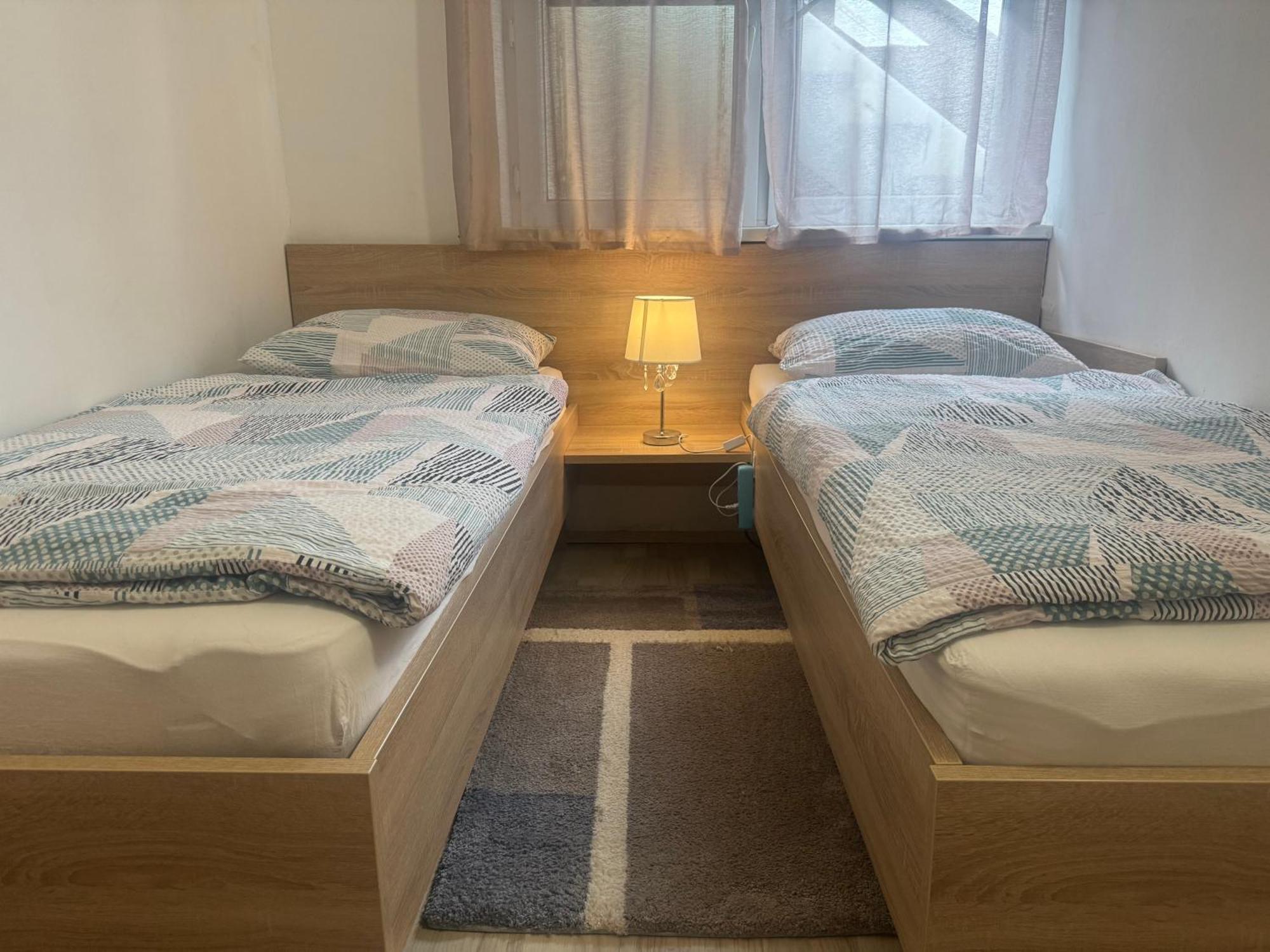 Apartments Zupan Šenčur エクステリア 写真