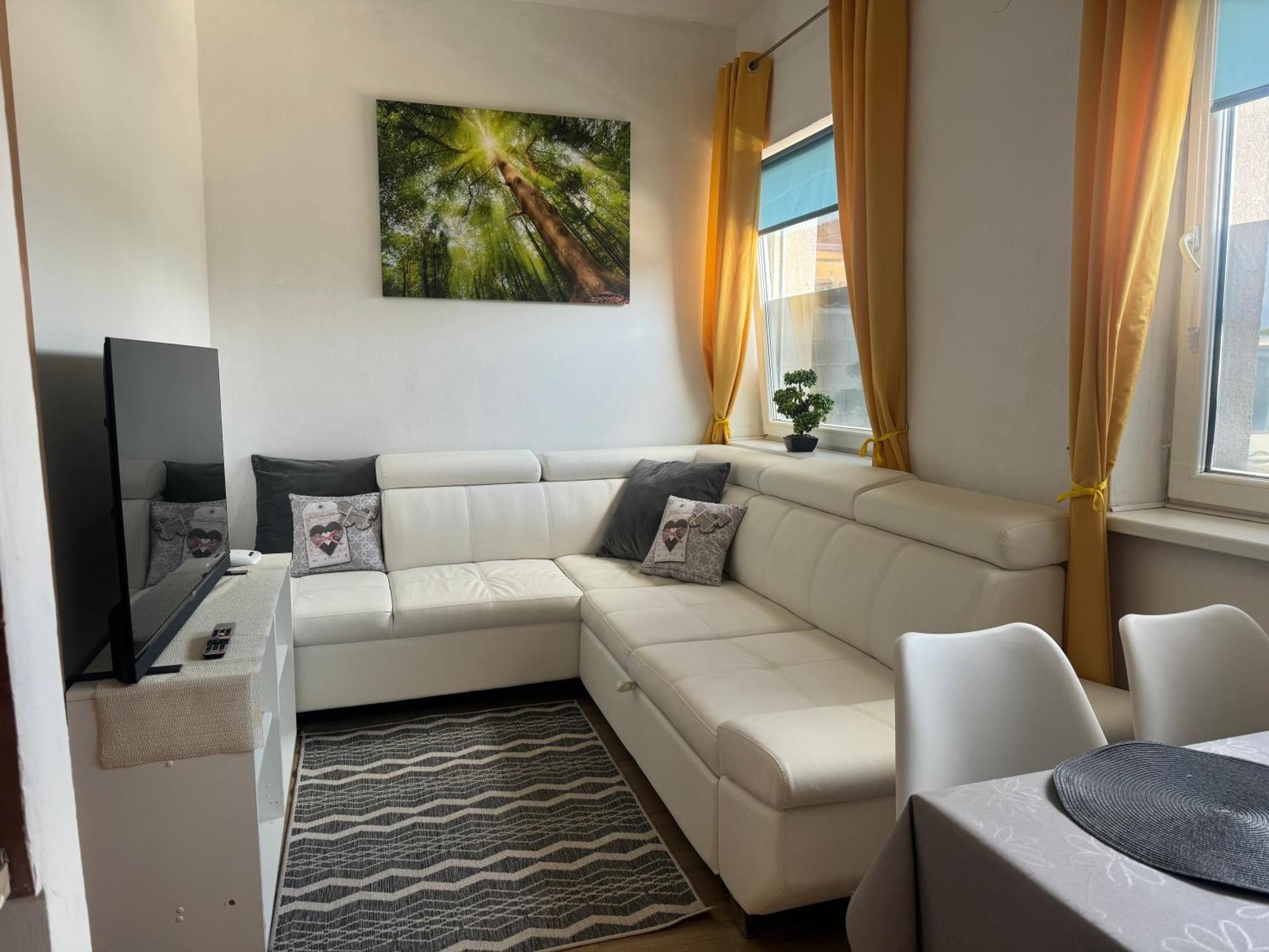 Apartments Zupan Šenčur エクステリア 写真
