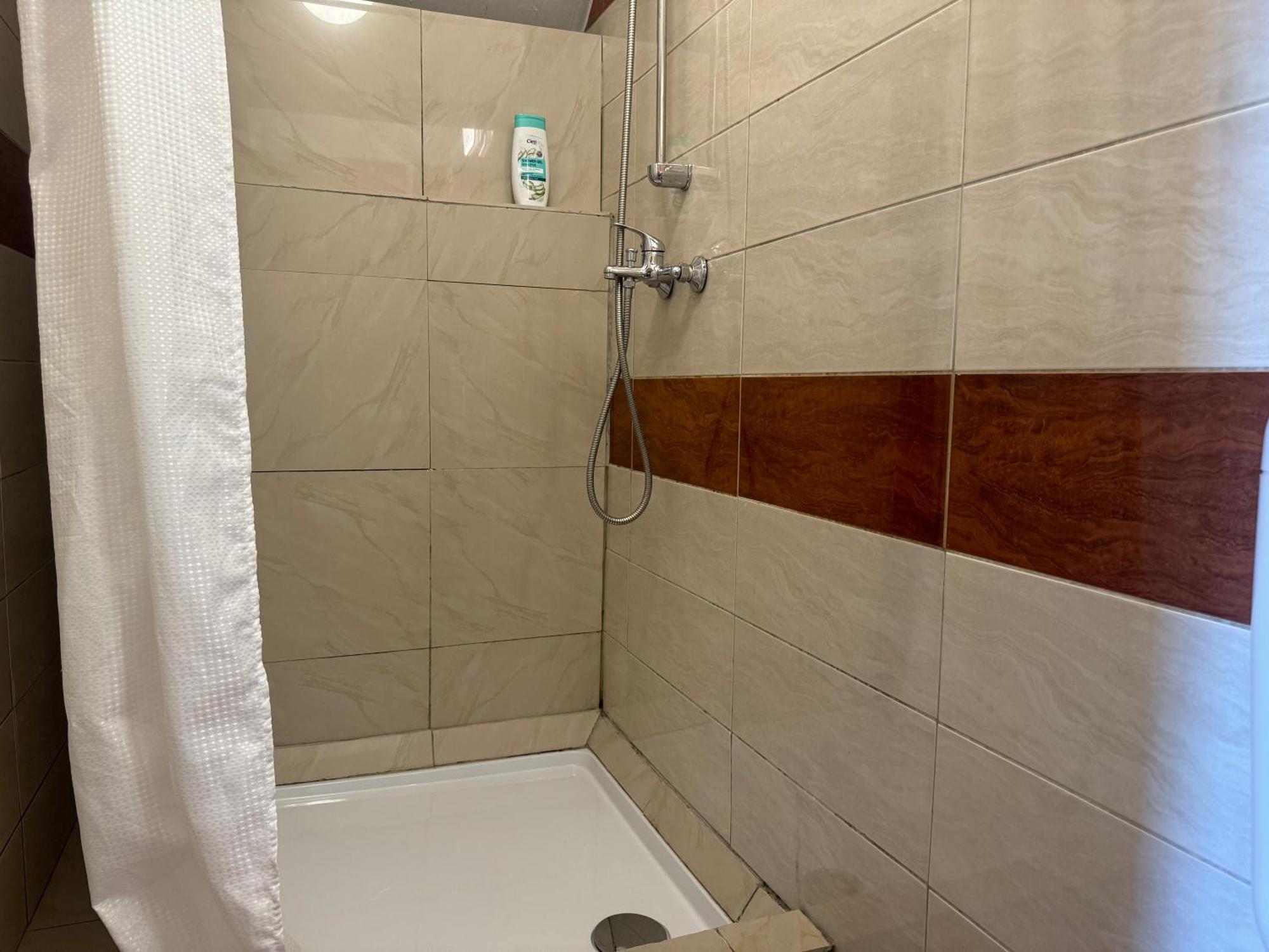 Apartments Zupan Šenčur エクステリア 写真