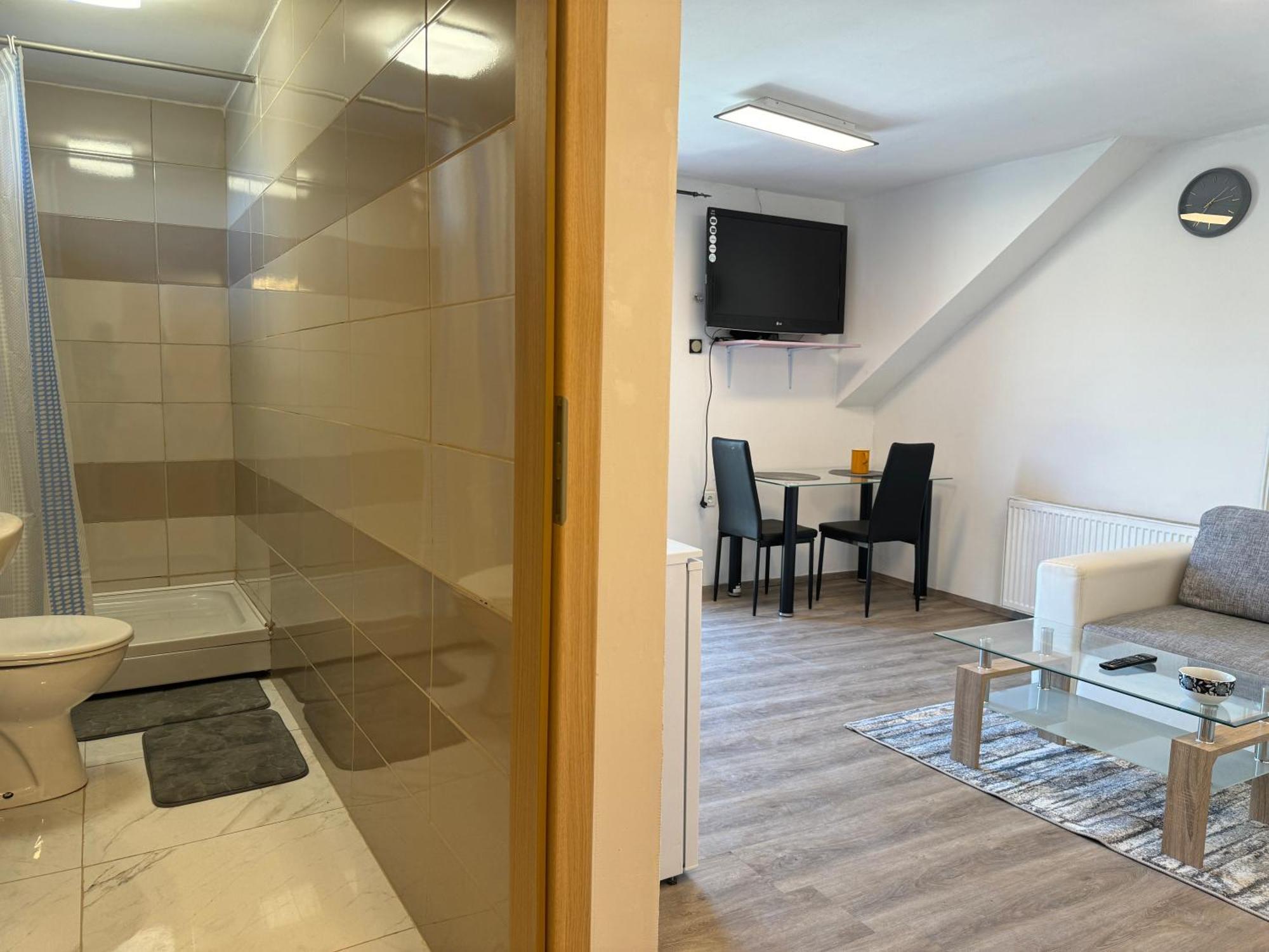Apartments Zupan Šenčur エクステリア 写真
