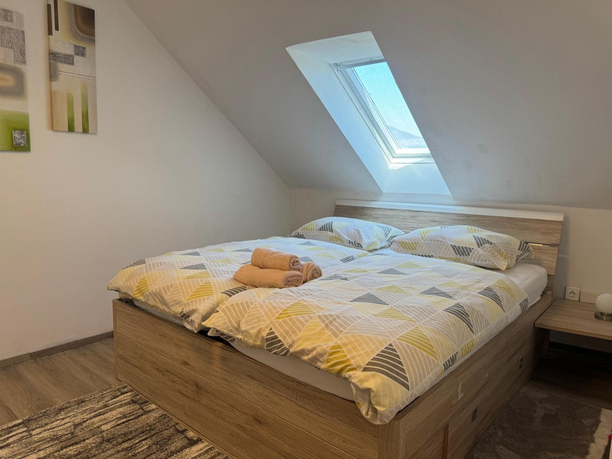 Apartments Zupan Šenčur エクステリア 写真